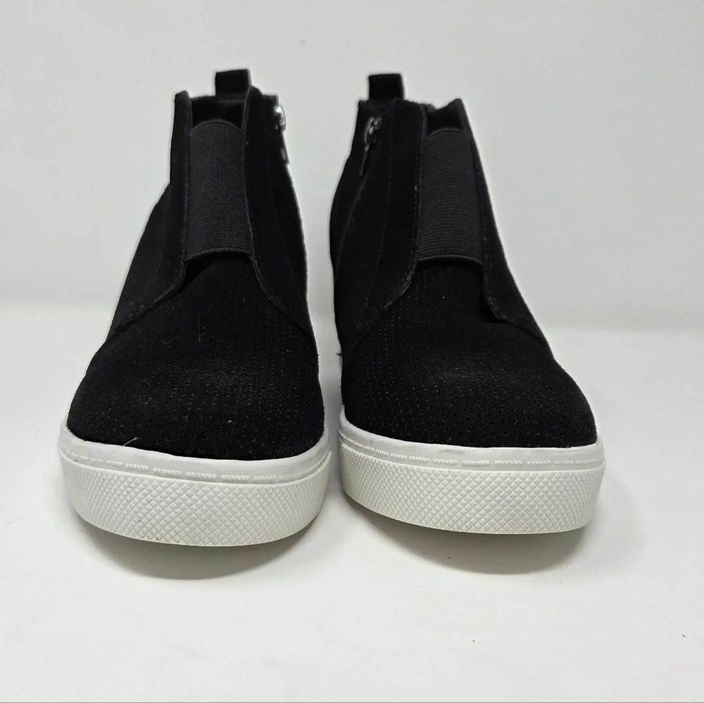 Steve Madden Black Flavy Suede Wedge Zip Sneaker  Size 9